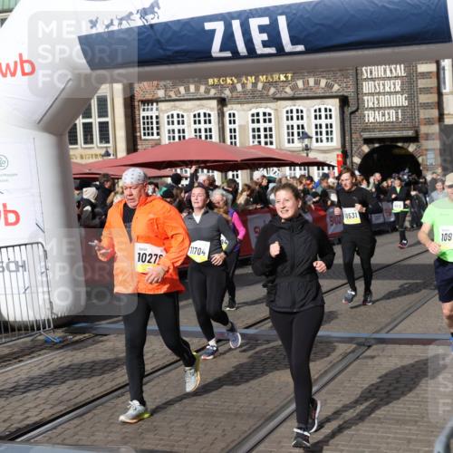 05.10.2025 - 20. swb-Marathon Bremen Yannick Fuchs http://msf.ph/oto/9235273 05.10.2025 11:04:40 Ziel 8111, 9394, 9610, 10278, 10439, 10483, 10531, 10674, 10869, 10956, 11044, 11196, 11542, 11704 meine-sportfotos.de