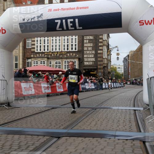05.10.2025 - 20. swb-Marathon Bremen Yannick Fuchs http://msf.ph/oto/9235278 05.10.2025 10:36:28 Ziel 11013 meine-sportfotos.de