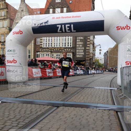 05.10.2025 - 20. swb-Marathon Bremen Yannick Fuchs http://msf.ph/oto/9235286 05.10.2025 10:36:29 Ziel 11013, 11185 meine-sportfotos.de