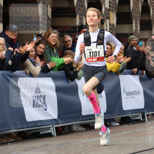 05.10.2025 - 20. swb-Marathon Bremen Strokosch-Dieckow http://msf.ph/oto/9235302 05.10.2025 12:37:31 Ziel 1101 meine-sportfotos.de