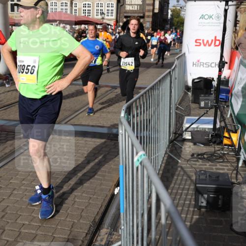 05.10.2025 - 20. swb-Marathon Bremen Yannick Fuchs http://msf.ph/oto/9235309 05.10.2025 11:04:44 Ziel 8111, 9394, 9610, 9750, 9915, 10278, 10485, 10531, 10532, 10674, 10869, 10956, 11196, 11542, 11704 meine-sportfotos.de