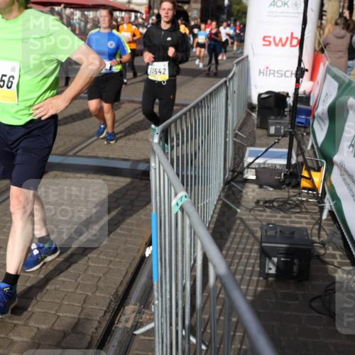 05.10.2025 - 20. swb-Marathon Bremen Yannick Fuchs http://msf.ph/oto/9235313 05.10.2025 11:04:44 Ziel 8111, 9394, 9610, 9750, 9915, 10278, 10485, 10531, 10532, 10674, 10869, 10956, 11196, 11542, 11704 meine-sportfotos.de