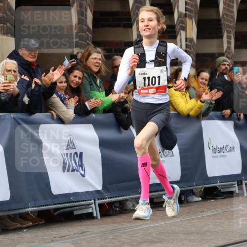05.10.2025 - 20. swb-Marathon Bremen Strokosch-Dieckow http://msf.ph/oto/9235319 05.10.2025 12:37:31 Ziel 1101 meine-sportfotos.de