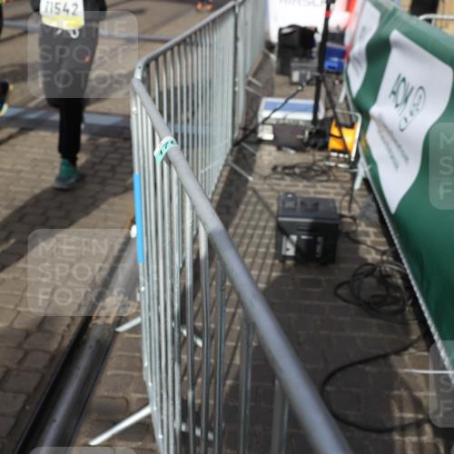 05.10.2025 - 20. swb-Marathon Bremen Yannick Fuchs http://msf.ph/oto/9235349 05.10.2025 11:04:45 Ziel 8111, 9394, 9610, 9623, 9750, 9771, 9915, 10278, 10485, 10531, 10532, 10674, 10869, 10956, 11196, 11542, 11704 meine-sportfotos.de