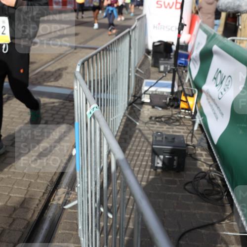 05.10.2025 - 20. swb-Marathon Bremen Yannick Fuchs http://msf.ph/oto/9235366 05.10.2025 11:04:45 Ziel 8111, 9394, 9610, 9623, 9750, 9771, 9915, 10278, 10485, 10531, 10532, 10674, 10869, 10956, 11196, 11542, 11704 meine-sportfotos.de