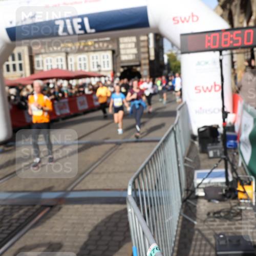05.10.2025 - 20. swb-Marathon Bremen Yannick Fuchs http://msf.ph/oto/9235372 05.10.2025 11:04:46 Ziel 9394, 9623, 9750, 9771, 9915, 10485, 10531, 10532, 10674, 10869, 10956, 11196, 11542, 11704 meine-sportfotos.de