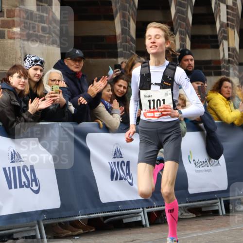 05.10.2025 - 20. swb-Marathon Bremen Strokosch-Dieckow http://msf.ph/oto/9235374 05.10.2025 12:37:32 Ziel 1101 meine-sportfotos.de