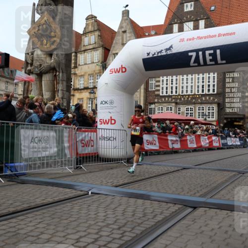 05.10.2025 - 20. swb-Marathon Bremen Yannick Fuchs http://msf.ph/oto/9235401 05.10.2025 10:36:37 Ziel 11185, 11687 meine-sportfotos.de