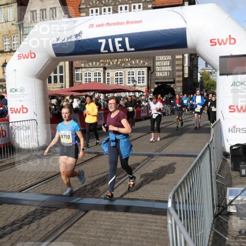 05.10.2025 - 20. swb-Marathon Bremen Yannick Fuchs http://msf.ph/oto/9235405 05.10.2025 11:04:48 Ziel 9532, 9623, 9750, 9765, 9771, 9915, 10422, 10451, 10485, 10532, 10674, 10869, 11196, 11427, 11542, 11546 meine-sportfotos.de