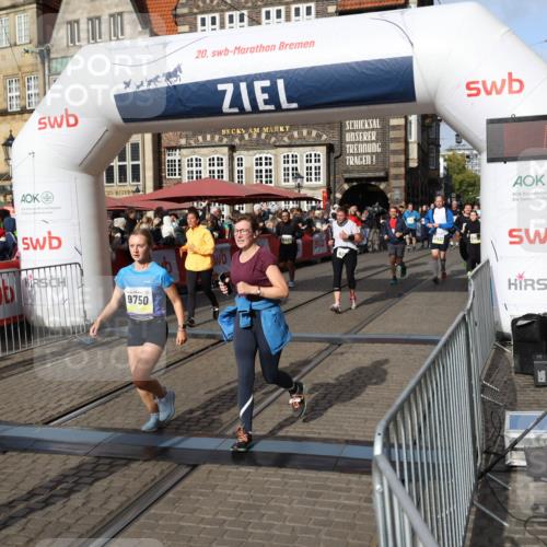 05.10.2025 - 20. swb-Marathon Bremen Yannick Fuchs http://msf.ph/oto/9235407 05.10.2025 11:04:48 Ziel 9532, 9623, 9750, 9765, 9771, 9915, 10422, 10451, 10485, 10532, 10674, 10869, 11196, 11427, 11542, 11546 meine-sportfotos.de
