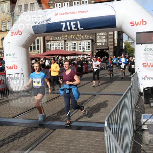 05.10.2025 - 20. swb-Marathon Bremen Yannick Fuchs http://msf.ph/oto/9235411 05.10.2025 11:04:48 Ziel 9532, 9623, 9750, 9765, 9771, 9915, 10422, 10451, 10485, 10532, 10674, 10869, 11196, 11427, 11542, 11546 meine-sportfotos.de