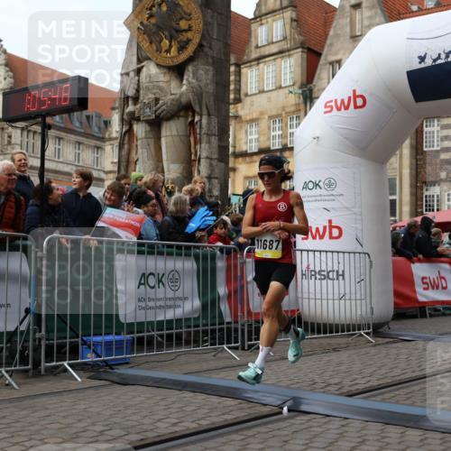 05.10.2025 - 20. swb-Marathon Bremen Yannick Fuchs http://msf.ph/oto/9235412 05.10.2025 10:36:37 Ziel 11185, 11687 meine-sportfotos.de