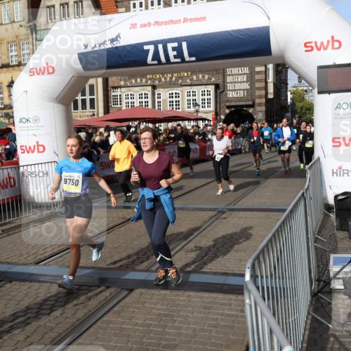 05.10.2025 - 20. swb-Marathon Bremen Yannick Fuchs http://msf.ph/oto/9235417 05.10.2025 11:04:48 Ziel 9532, 9623, 9750, 9765, 9771, 9915, 10422, 10451, 10485, 10532, 10674, 10869, 11196, 11427, 11542, 11546 meine-sportfotos.de