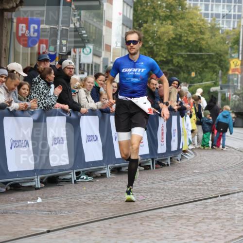 05.10.2025 - 20. swb-Marathon Bremen Strokosch-Dieckow http://msf.ph/oto/9235421 05.10.2025 12:38:10 Ziel 87 meine-sportfotos.de