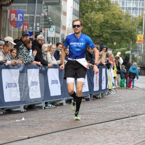 05.10.2025 - 20. swb-Marathon Bremen Strokosch-Dieckow http://msf.ph/oto/9235434 05.10.2025 12:38:10 Ziel 87 meine-sportfotos.de