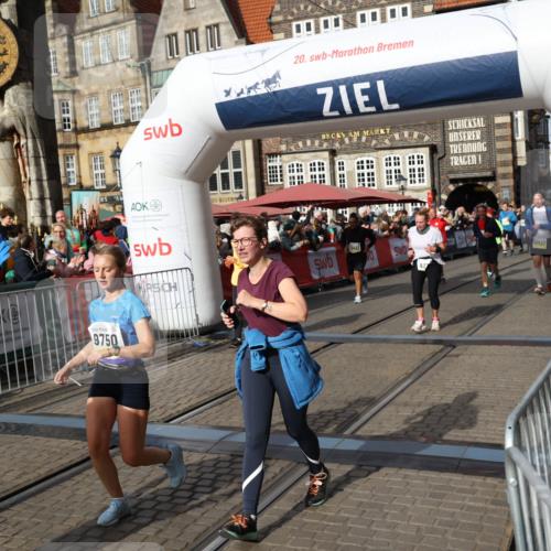 05.10.2025 - 20. swb-Marathon Bremen Yannick Fuchs http://msf.ph/oto/9235439 05.10.2025 11:04:48 Ziel 9532, 9623, 9750, 9765, 9771, 9915, 10422, 10451, 10485, 10532, 10674, 10869, 11196, 11427, 11542, 11546 meine-sportfotos.de