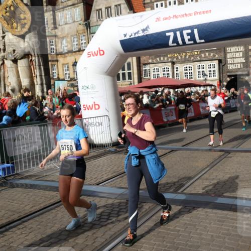 05.10.2025 - 20. swb-Marathon Bremen Yannick Fuchs http://msf.ph/oto/9235442 05.10.2025 11:04:49 Ziel 9532, 9623, 9750, 9765, 9771, 9812, 9915, 10422, 10451, 10485, 10532, 10674, 10869, 11196, 11427, 11542, 11546 meine-sportfotos.de