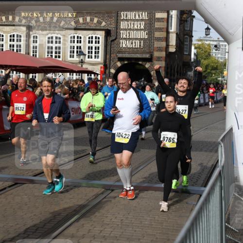 05.10.2025 - 20. swb-Marathon Bremen Yannick Fuchs http://msf.ph/oto/9235456 05.10.2025 11:04:51 Ziel 9532, 9623, 9750, 9765, 9771, 9812, 9915, 10422, 10451, 10485, 10532, 10557, 10964, 11035, 11427, 11546, 11615 meine-sportfotos.de