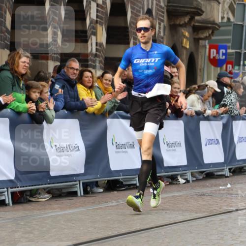 05.10.2025 - 20. swb-Marathon Bremen Strokosch-Dieckow http://msf.ph/oto/9235460 05.10.2025 12:38:12 Ziel 87 meine-sportfotos.de