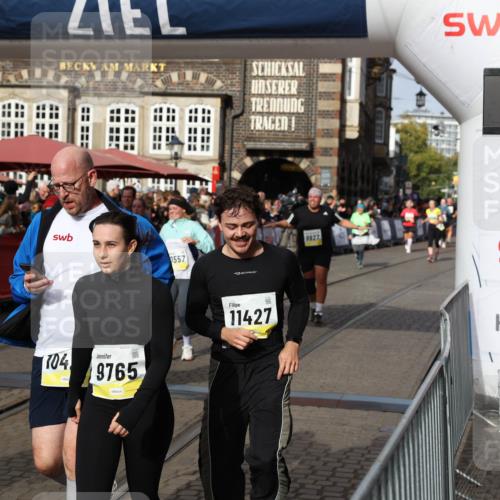05.10.2025 - 20. swb-Marathon Bremen Yannick Fuchs http://msf.ph/oto/9235485 05.10.2025 11:04:53 Ziel 9532, 9623, 9750, 9765, 9771, 9812, 9927, 10422, 10451, 10532, 10557, 10964, 11035, 11427, 11546, 11615 meine-sportfotos.de