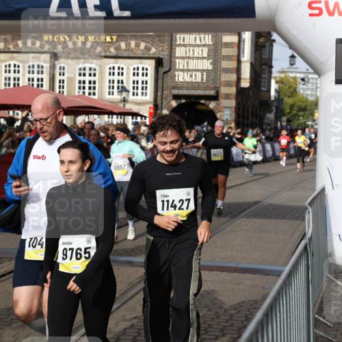 05.10.2025 - 20. swb-Marathon Bremen Yannick Fuchs http://msf.ph/oto/9235487 05.10.2025 11:04:53 Ziel 9532, 9623, 9750, 9765, 9771, 9812, 9927, 10422, 10451, 10532, 10557, 10964, 11035, 11427, 11546, 11615 meine-sportfotos.de