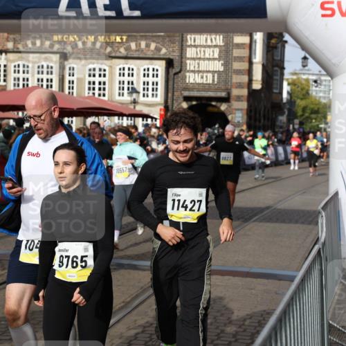 05.10.2025 - 20. swb-Marathon Bremen Yannick Fuchs http://msf.ph/oto/9235494 05.10.2025 11:04:53 Ziel 9532, 9623, 9750, 9765, 9771, 9812, 9927, 10422, 10451, 10532, 10557, 10964, 11035, 11427, 11546, 11615 meine-sportfotos.de