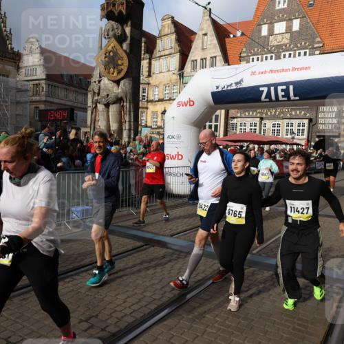 05.10.2025 - 20. swb-Marathon Bremen Yannick Fuchs http://msf.ph/oto/9235495 05.10.2025 11:04:53 Ziel 9532, 9623, 9750, 9765, 9771, 9812, 9927, 10422, 10451, 10532, 10557, 10964, 11035, 11427, 11546, 11615 meine-sportfotos.de