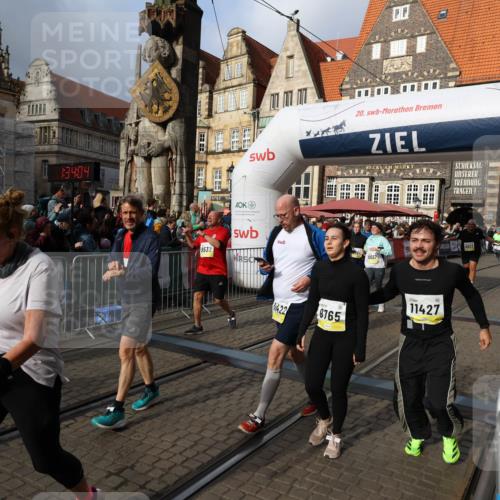 05.10.2025 - 20. swb-Marathon Bremen Yannick Fuchs http://msf.ph/oto/9235498 05.10.2025 11:04:53 Ziel 9532, 9623, 9750, 9765, 9771, 9812, 9927, 10422, 10451, 10532, 10557, 10964, 11035, 11427, 11546, 11615 meine-sportfotos.de