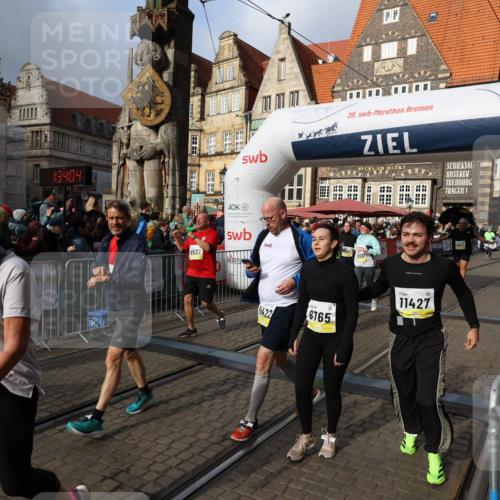 05.10.2025 - 20. swb-Marathon Bremen Yannick Fuchs http://msf.ph/oto/9235501 05.10.2025 11:04:54 Ziel 9532, 9623, 9765, 9771, 9812, 9927, 10422, 10451, 10557, 10964, 11035, 11427, 11546, 11615 meine-sportfotos.de