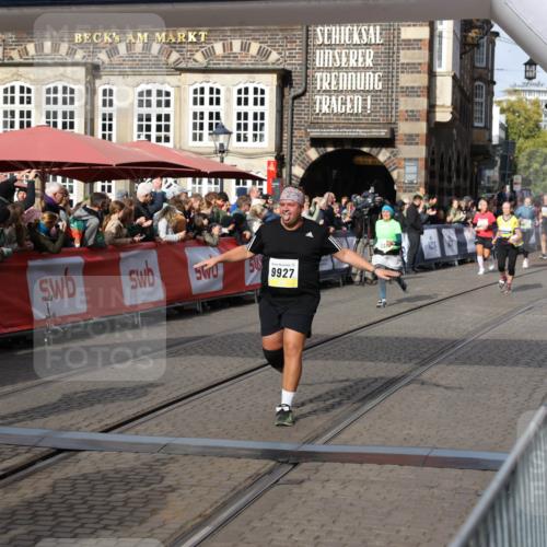 05.10.2025 - 20. swb-Marathon Bremen Yannick Fuchs http://msf.ph/oto/9235506 05.10.2025 11:04:54 Ziel 9532, 9623, 9765, 9771, 9812, 9927, 10422, 10451, 10557, 10964, 11035, 11427, 11546, 11615 meine-sportfotos.de