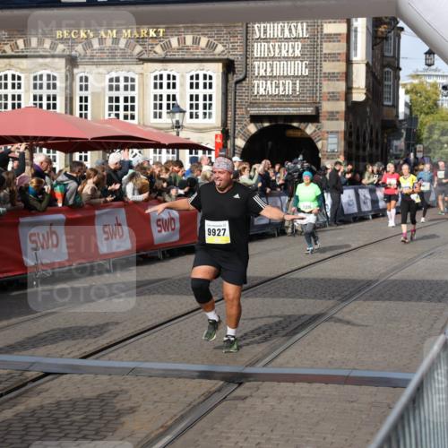 05.10.2025 - 20. swb-Marathon Bremen Yannick Fuchs http://msf.ph/oto/9235515 05.10.2025 11:04:55 Ziel 9532, 9623, 9765, 9771, 9812, 9927, 10422, 10451, 10557, 10964, 11035, 11427, 11546, 11615 meine-sportfotos.de
