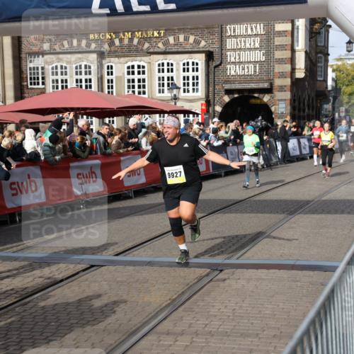 05.10.2025 - 20. swb-Marathon Bremen Yannick Fuchs http://msf.ph/oto/9235521 05.10.2025 11:04:55 Ziel 9532, 9623, 9765, 9771, 9812, 9927, 10422, 10451, 10557, 10964, 11035, 11427, 11546, 11615 meine-sportfotos.de