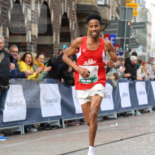 05.10.2025 - 20. swb-Marathon Bremen Strokosch-Dieckow http://msf.ph/oto/9235545 05.10.2025 12:38:39 Ziel 7, 1351 meine-sportfotos.de