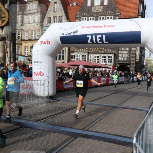 05.10.2025 - 20. swb-Marathon Bremen Yannick Fuchs http://msf.ph/oto/9235554 05.10.2025 11:04:56 Ziel 9532, 9765, 9812, 9866, 9927, 10422, 10451, 10557, 10964, 11035, 11315, 11427, 11546, 11615 meine-sportfotos.de