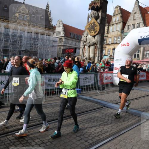 05.10.2025 - 20. swb-Marathon Bremen Yannick Fuchs http://msf.ph/oto/9235571 05.10.2025 11:04:57 Ziel 9532, 9765, 9812, 9866, 9927, 10422, 10451, 10557, 10891, 10964, 11035, 11315, 11427, 11546, 11615, 11636 meine-sportfotos.de