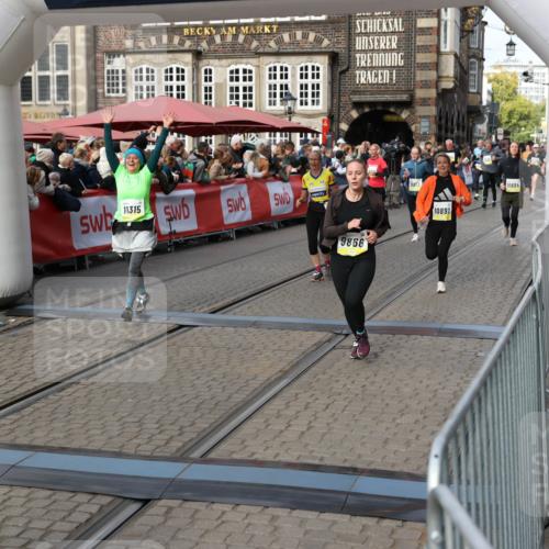 05.10.2025 - 20. swb-Marathon Bremen Yannick Fuchs http://msf.ph/oto/9235577 05.10.2025 11:04:59 Ziel 9812, 9813, 9866, 9927, 10557, 10684, 10891, 10964, 11035, 11315, 11615, 11636 meine-sportfotos.de