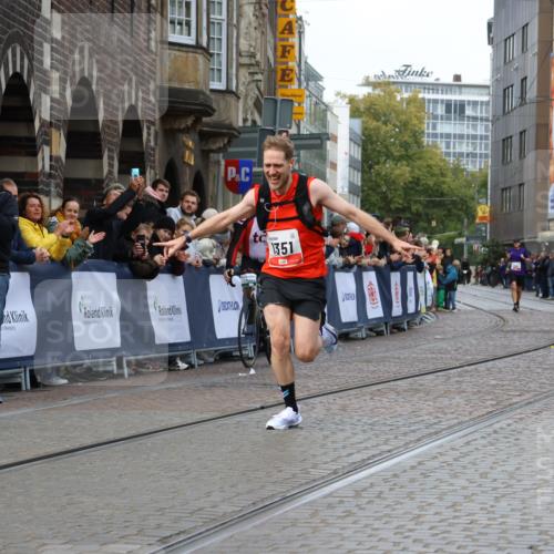 05.10.2025 - 20. swb-Marathon Bremen Strokosch-Dieckow http://msf.ph/oto/9235585 05.10.2025 12:38:45 Ziel 117, 1351 meine-sportfotos.de