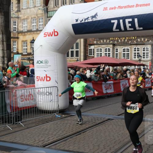 05.10.2025 - 20. swb-Marathon Bremen Yannick Fuchs http://msf.ph/oto/9235586 05.10.2025 11:05:00 Ziel 9813, 9866, 9927, 10557, 10684, 10771, 10891, 10964, 11035, 11315, 11372, 11615, 11636 meine-sportfotos.de