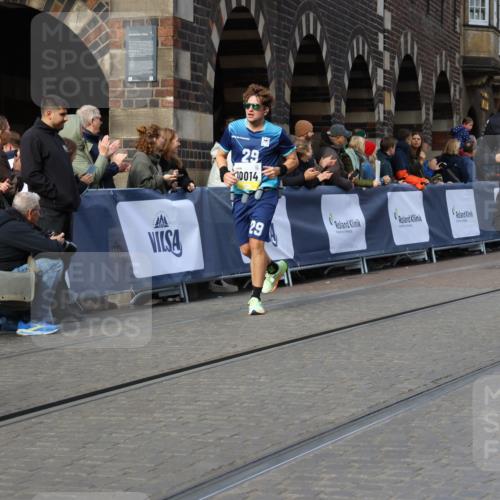 05.10.2025 - 20. swb-Marathon Bremen Strokosch-Dieckow http://msf.ph/oto/9235618 05.10.2025 10:55:04 Ziel 9176, 9475, 9791, 10014, 10034, 10180, 10307, 10920, 11317, 11363, 11507, 11523 meine-sportfotos.de