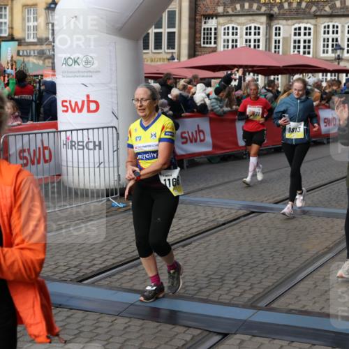 05.10.2025 - 20. swb-Marathon Bremen Yannick Fuchs http://msf.ph/oto/9235628 05.10.2025 11:05:03 Ziel 9220, 9530, 9813, 9866, 10684, 10771, 10891, 11180, 11315, 11372, 11478, 11559, 11636 meine-sportfotos.de