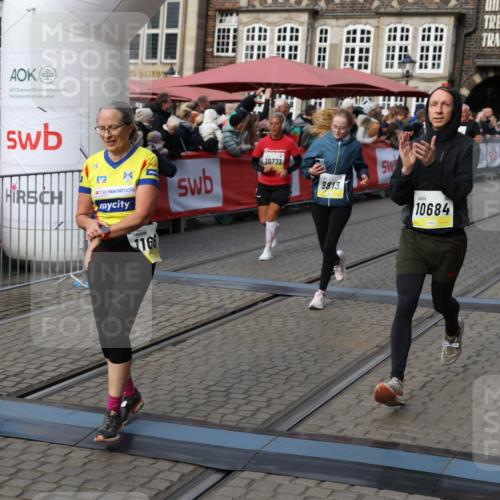 05.10.2025 - 20. swb-Marathon Bremen Yannick Fuchs http://msf.ph/oto/9235632 05.10.2025 11:05:03 Ziel 9220, 9530, 9813, 9866, 10684, 10771, 10891, 11180, 11315, 11372, 11478, 11559, 11636 meine-sportfotos.de