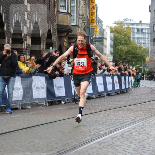 05.10.2025 - 20. swb-Marathon Bremen Strokosch-Dieckow http://msf.ph/oto/9235633 05.10.2025 12:38:45 Ziel 117, 1351 meine-sportfotos.de