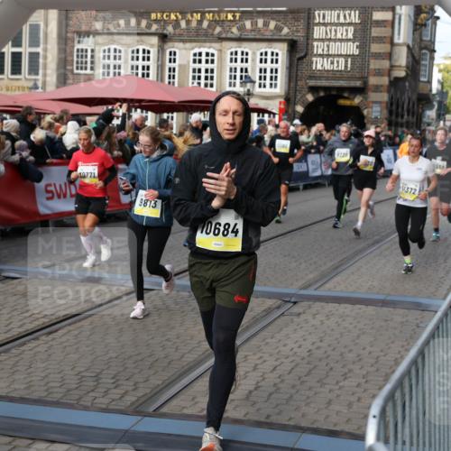 05.10.2025 - 20. swb-Marathon Bremen Yannick Fuchs http://msf.ph/oto/9235641 05.10.2025 11:05:03 Ziel 9220, 9530, 9813, 9866, 10684, 10771, 10891, 11180, 11315, 11372, 11478, 11559, 11636 meine-sportfotos.de