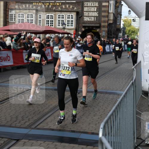 05.10.2025 - 20. swb-Marathon Bremen Yannick Fuchs http://msf.ph/oto/9235666 05.10.2025 11:05:05 Ziel 9220, 9409, 9530, 9660, 9813, 9866, 10684, 10771, 10891, 11090, 11180, 11315, 11372, 11478, 11559, 11636 meine-sportfotos.de