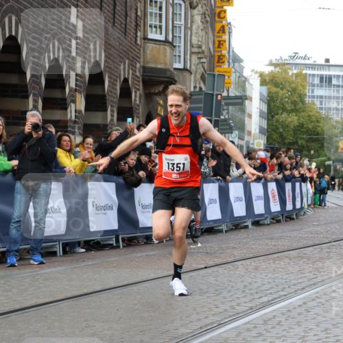 05.10.2025 - 20. swb-Marathon Bremen Strokosch-Dieckow http://msf.ph/oto/9235669 05.10.2025 12:38:45 Ziel 117, 1351 meine-sportfotos.de