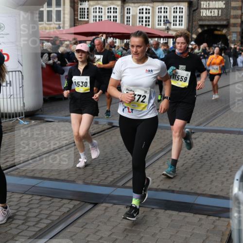 05.10.2025 - 20. swb-Marathon Bremen Yannick Fuchs http://msf.ph/oto/9235673 05.10.2025 11:05:06 Ziel 9220, 9409, 9530, 9660, 9813, 9866, 10684, 10771, 10891, 11090, 11180, 11315, 11372, 11478, 11559, 11636 meine-sportfotos.de