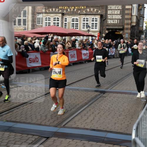 05.10.2025 - 20. swb-Marathon Bremen Yannick Fuchs http://msf.ph/oto/9235687 05.10.2025 11:05:08 Ziel 9220, 9409, 9530, 9660, 9813, 10684, 10771, 10965, 11090, 11121, 11180, 11372, 11478, 11559 meine-sportfotos.de