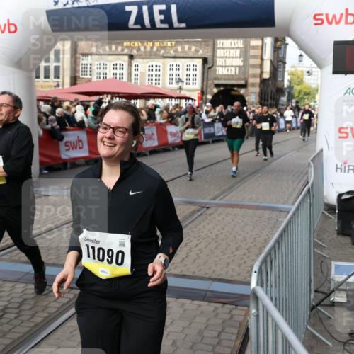 05.10.2025 - 20. swb-Marathon Bremen Yannick Fuchs http://msf.ph/oto/9235700 05.10.2025 11:05:10 Ziel 9220, 9409, 9530, 9642, 9660, 10771, 10965, 11090, 11121, 11171, 11180, 11372, 11412, 11478, 11559 meine-sportfotos.de