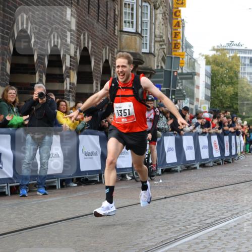 05.10.2025 - 20. swb-Marathon Bremen Strokosch-Dieckow http://msf.ph/oto/9235704 05.10.2025 12:38:45 Ziel 117, 1351 meine-sportfotos.de