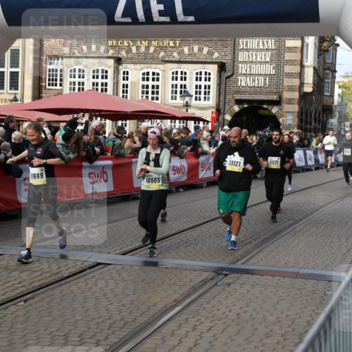05.10.2025 - 20. swb-Marathon Bremen Yannick Fuchs http://msf.ph/oto/9235714 05.10.2025 11:05:11 Ziel 9220, 9409, 9530, 9642, 9660, 10965, 11090, 11121, 11171, 11180, 11412, 11478, 11559 meine-sportfotos.de